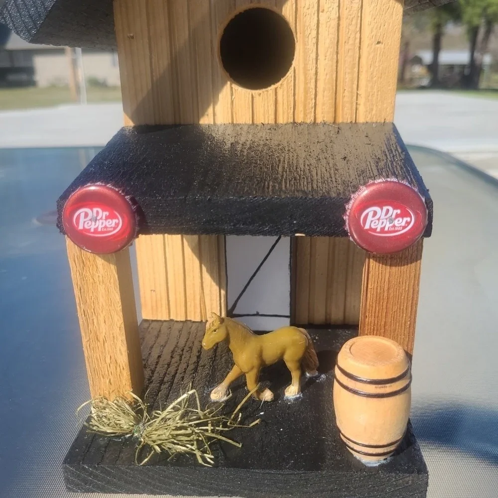 Farm House Custom Made Brand New Bird House‎ Amazing Detail & Color 11' by 11'